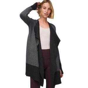 Lululemon | Still Lotus Wrap Reversible Grey/Black
